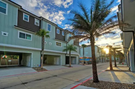 Resort Pool Walk to the Beach Island Views Little Beach House by AvantStay