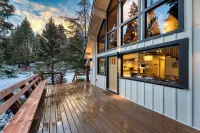 Peaceful Tahoe Retreat 5Mins to Lake Cozy Modern Cabin