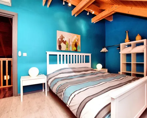 Beautiful Villa with Heated Outdoor Pool, Sauna, Hot Tub in Forest Hotels in Manhay