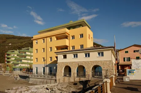 Gli Scogli Luxury Residence Hotel