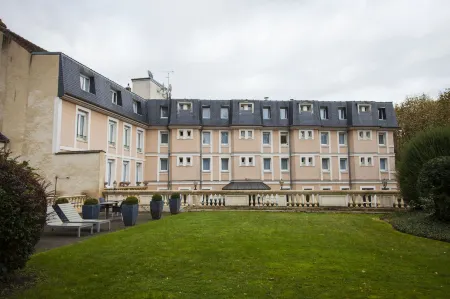 The Originals City, Archotel, Sens Отели в г. Парон