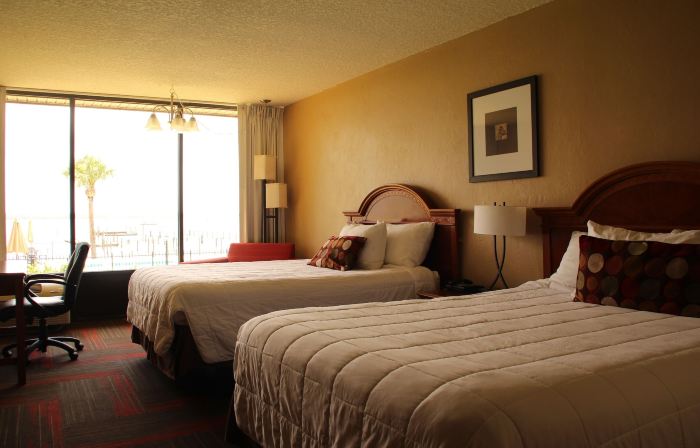 Crystal Cove Riverfront Resort