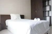 Cozy Studio at Pinewood Apartment Near Unpad Jatinangor - Parking