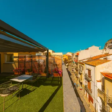 Taliammari Hotels near Cefalù Cathedral