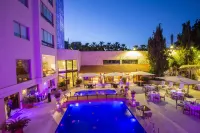 Amman International Hotel - สระว่ายน้ำบนดาดฟ้า