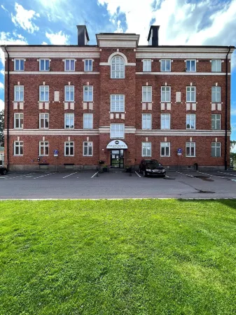 Carlstad Sport Hostel Отели рядом с достопримечательностью «Karl IX - Karlstads grundare»