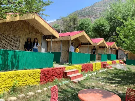 Tirthan Village Huts