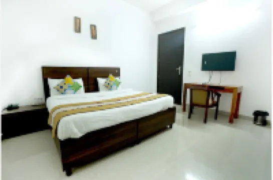 굽타 레지던시, 아즈나라 헤리티지 근처