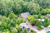 Belle de Nuit Hotels in Wakefield