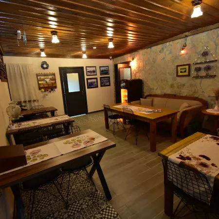 Olivia 1845 Guest House