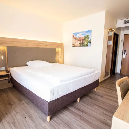 Arvena Park Hotel Отели рядом с достопримечательностью «Зюдостштадт»