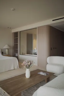 Hôtel le Versailles Hotel in zona Soneva