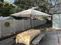 Great location near downtown Sarasota - 3/2 charming old FL house - 30 day min. Lido key 주변 호텔