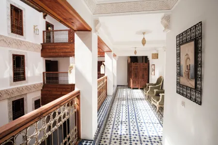 Riad Dar Laura Отели рядом с достопримечательностью «Merinide Necropole»