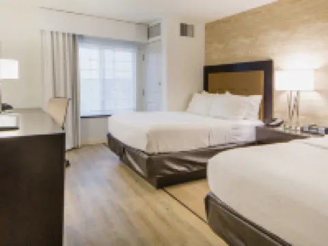 Holiday Inn & Suites BLOOMINGTON-AIRPORT by IHG Hotels in Bloomington