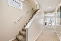 Bright & Beautiful - Family-Friendly, Newly Renovated, Steps to the Shore! - Boutique