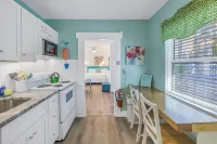 Coastal Getaway Retreat–Steps to the Beach! Studio/1BA. Sleeps 2. In 4-Plex.Pool