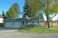 Home on the Border - Modern home 5 minutes from Canadian border