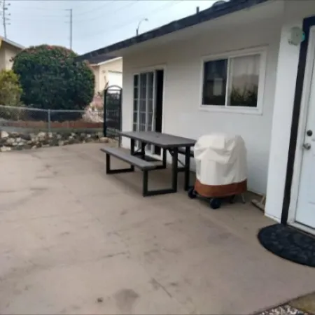 Sunny Seaside large barbecue and outdoor dining area