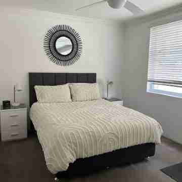 MANLYS LITTLE SECRET Rooms