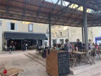 In Avignon's trendy district - Historic center - Quiet street - Terrace