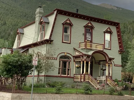 Cozy1890's Bungalow in Historic Georgetown. Ski Nearby. Отели в г. Джорджтаун