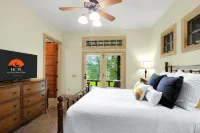 Tranquil River Access and Scenic Views - Charming Hill Country Retreat
