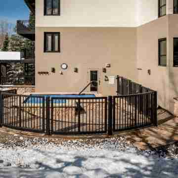 Ptarmigan House 27 Hotel Exterior