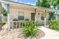 Romantic Retreat - Shared Hot Tub, Hot Tub, Pool, Spa