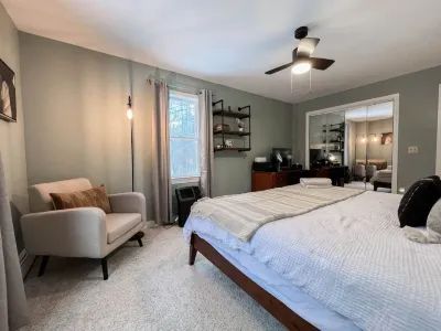 Private River Access and Game Room - Charming Retreat Hotels in 
