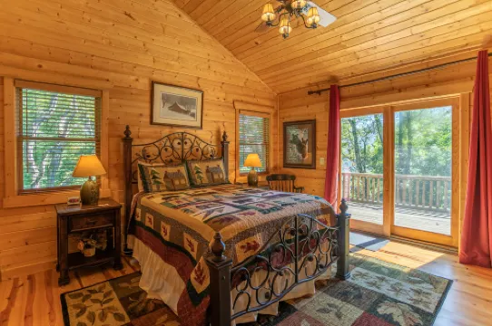Hot Tub and Scenic Mountain Views - Charming Cabin Retreat