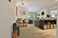 Gas Fireplace and Entertainment Options Await You - Cozy Retreat Hotels in Killington