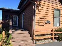 Private Deck and Hot Tub Access - Charming Ocean Cabin Hotels in Smith River