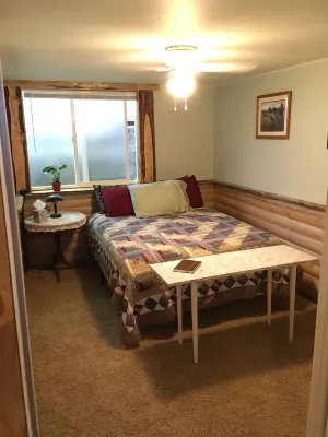 Rustic Hideaway -pets welcome, downtown- - Homestays