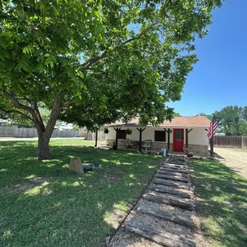 Charming 4-bedroom house with AC, WiFi in enchanting Castroville