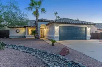 Heated Pool and Putt Green - Stunning Oasis Retreat