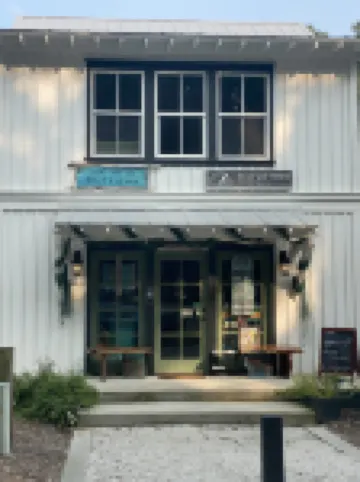 Heart of Downtown Exploration and Relaxation - Charming Historic Cottage