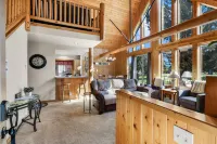 Cozy Game Room and Scenic Deck - Charming Chalet Retreat Hotels in Deschutes County