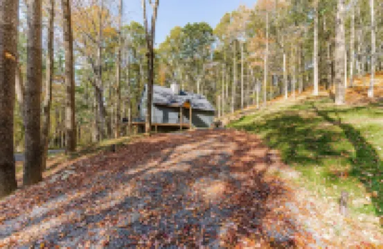 Chic Haven - WiFi, Serene Retreat, Relaxing Space