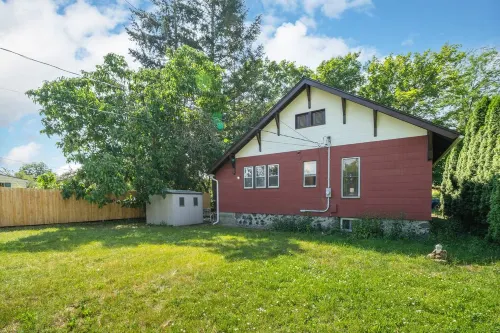 Cozy Living, Spacious Fenced Yard and Modern Comforts - Charming Vintage Oasis