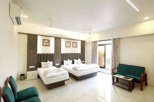 Hotel Grand Haveli Hotels in Valsad
