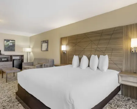 Best Western Plus Grand Manor Inn Hotels in Springfield