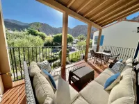 Spacious Living with Private Patio and Stunning Views - Luxurious Oasis