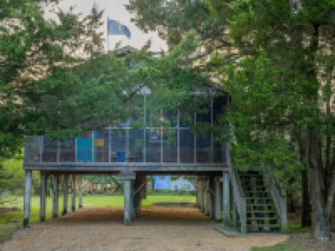 Spacious Screened Porch and Rooftop Deck - Charming Treetop Haven