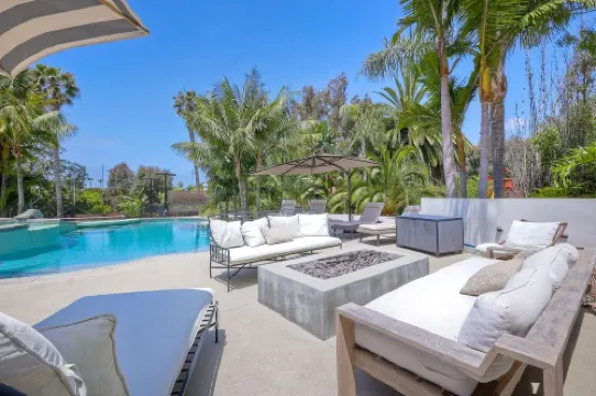 Swimming Pool, Pickleball Courts, and Volleyball Court - Luxurious Coastal Haven