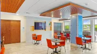 Holiday Inn Express & Suites MOBILE - UNIVERSITY AREA by IHG - breakfast