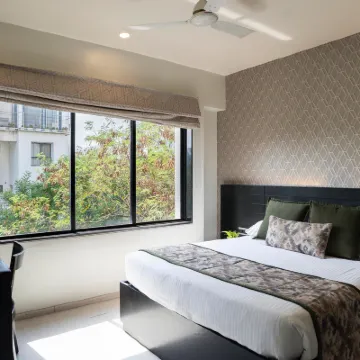 AR Suites Fontana Bay - Kalyani Nagar Hotels near Kalyani Nagar