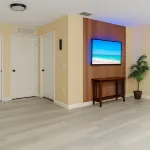 5 BR with pool! By shopping, restaurants, Disneyworld, & Universal Studios!