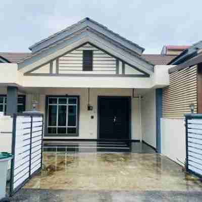 Hanah Home Muar I Hotel Exterior