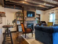 Artist Retreat with Modern Amenities - Cozy and Inviting Escape
